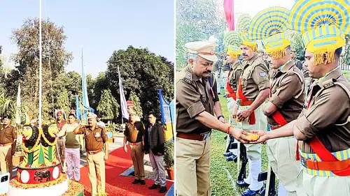 वाराणसी जिले के रामनगर 36वीं वाहिनी PAC में सेनानायक ने फहराया तिरंगा, राष्ट्रीय पर्व का बताया महत्व, मिठाई और कंबल का वितरण..