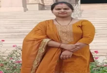 वाराणसी : फंदे से लटकती मिली विवाहिता, मायके वालों ने लगाया हत्या का आरोप