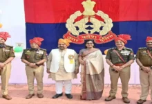 उत्तर प्रदेश पुलिस के सम्मान में बना विश्व का सबसे बड़ा पुलिस बैज, डॉ. नेहा सिंह ने UAE का वर्ल्ड रिकॉर्ड तोड़ने की रची तैयारी