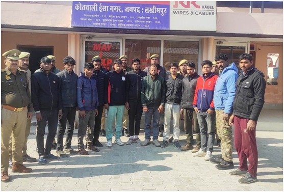 थाना ईसानगर पुलिस द्वारा, 38 गौवंश, 04 अदद ट्रैक्टर-ट्राली व एक कार के साथ 12 नफर अभियुक्तों को गिरफ्तार किया गया