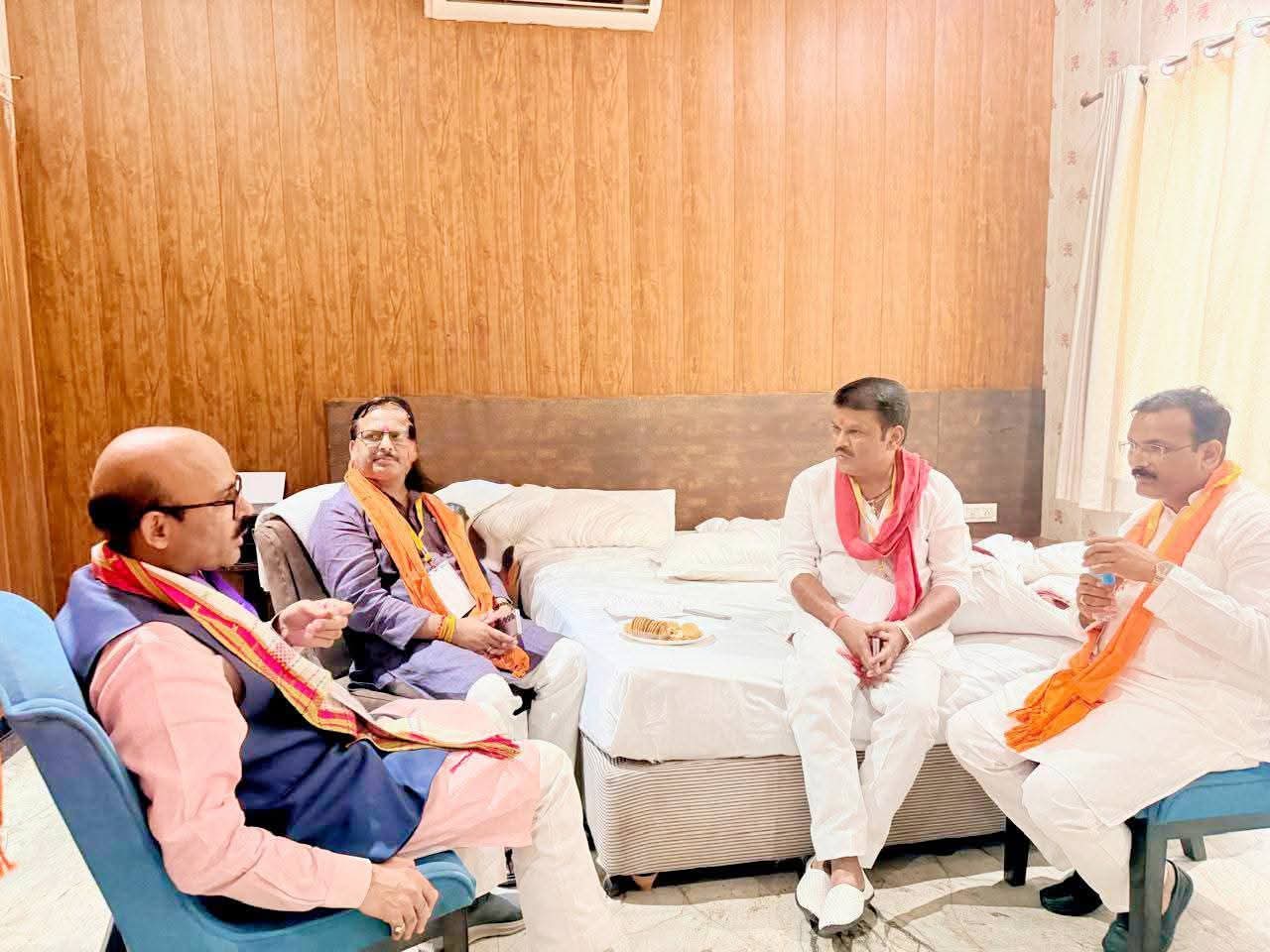 हर्रैया का सियासी संग्राम: क्या भाजपा स्वीकार करेगी राजकिशोर सिंह का 'वजूद'? 11 FB IMG 1779117495616