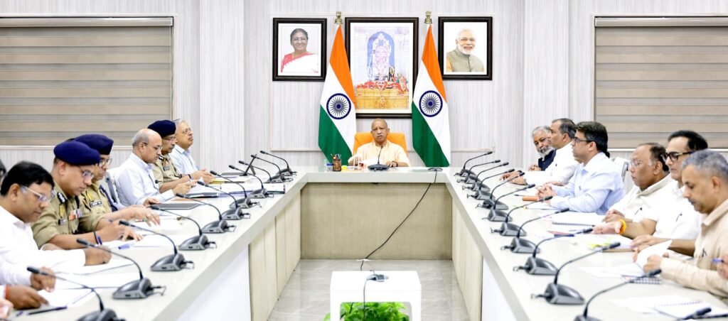 मुख्यमंत्री योगी आदित्यनाथ ने आज लोक निर्माण विभाग की वर्ष 2026-27 की कार्ययोजना की वीडियो कॉन्फ्रेंसिंग के माध्यम से समीक्षा बैठक की 2 FB IMG 1779297443685