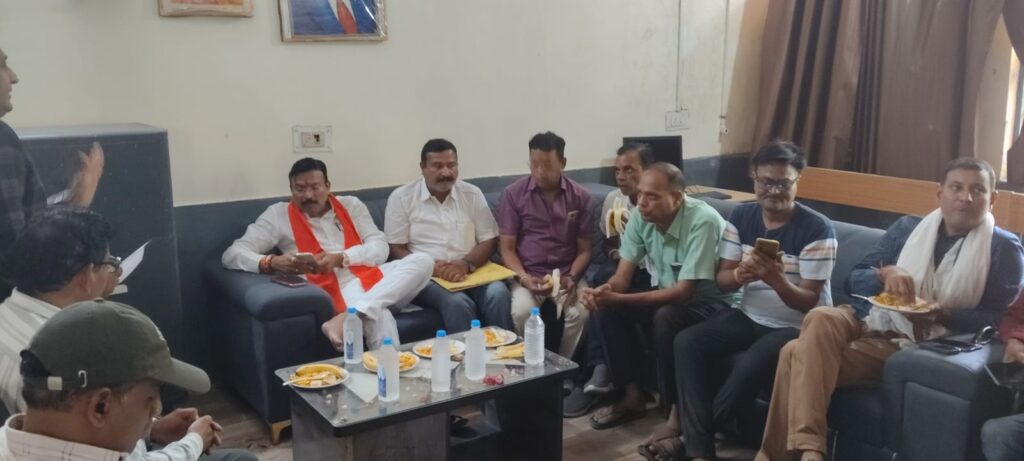 अंजड़:अंजड़ महाविद्यालय में “हर ग्राम एक काम” अभियान को लेकर एमओयू, सांसद गजेंद्र सिंह पटेल बोले– विद्यार्थी बनेंगे गांवों के विकास के सहभागी 16 IMG 20260521 WA0391