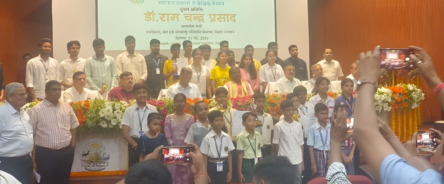 गया के छात्र अर्थिंत ने राज्य स्तरीय कला प्रतियोगिमे जीता पुरस्कार l ता 1 IMG 20260522 WA0485