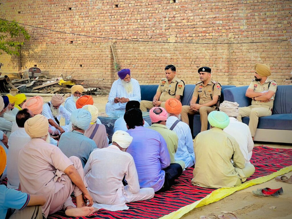डीएसपी श्री ललित कुमार ने गांव पक्का शहीदां में ग्रामीणों से की नशे के खिलाफ एकजुट होकर लड़ने की अपील 12 IMG 20260527 WA0441
