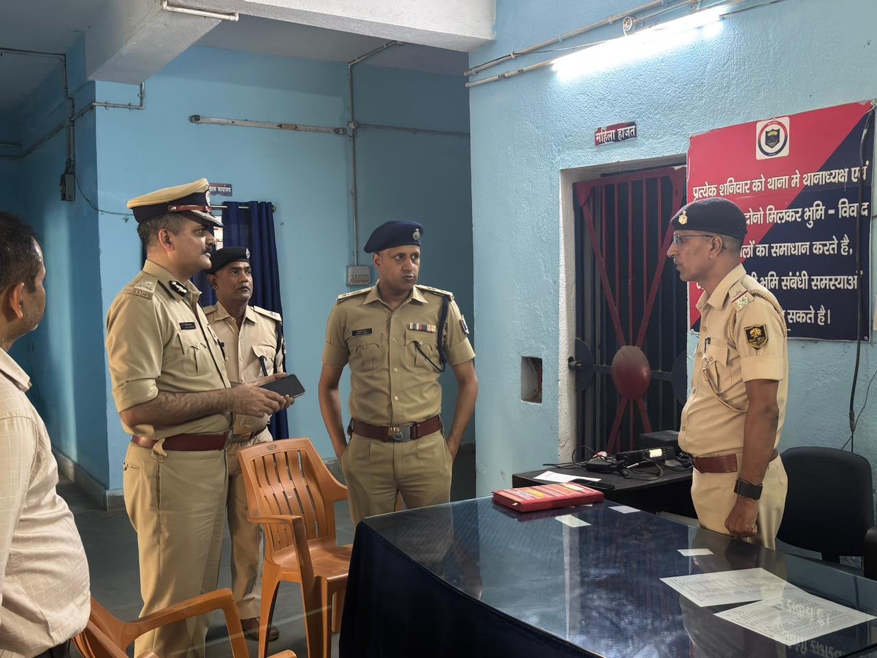 पुलिस महानिरक्षक मगध क्षेत्र गया एवं वरीय पुलिस अधीक्षक गया द्वारा आज जिला नियंत्रण कच्छ, सिविल लाइन थाना, रामपुर थाना, क्षेत्र सिकड़िया मोड़,कोतवाली थाना क्षेत्र एवं किरानी घाट का निरीक्षण किया गया l 1 IMG 20260528 WA0654