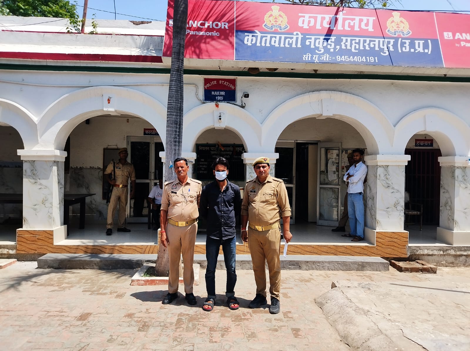 “दुष्कर्म के मामले में फरार आरोपी तालिब गिरफ्तार! नकुड़ पुलिस ने दबिश देकर निर्माणाधीन कॉलोनी के पास से दबोचा” 11 WhatsApp Image 2026 05 14 at 3.25.24 PM