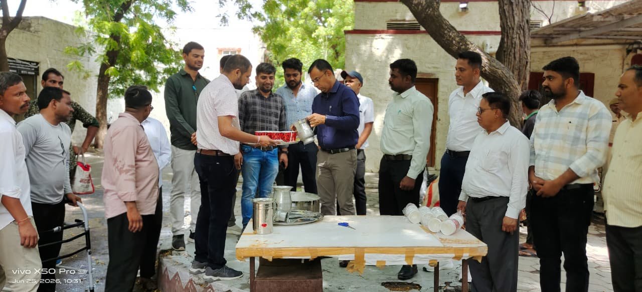 छाछ पिला आमजन की प्यास को किया संतृप्त उपखंड अधिकारी कार्यालय की ओर से सेवा के पुनित कार्य को दिया अंजाम 1 02 2 2