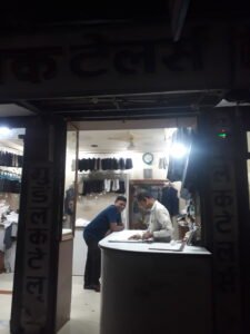 ब्रेकिंग न्यूज़ त्रिपाठी गली गांधीनगर बस्ती में मंगलवार की रात किसी ने कई दुकानों का ताला तोड़ा मगर किसी का कोई नुकसान नहीं हुआ 3 20260617 211718