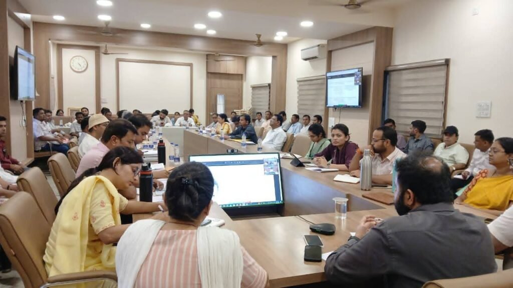 समय-सीमा बैठक में विकास कार्यों की समीक्षा, योजनाओं में तेजी लाने के निर्देश 3 FB IMG 1781191362991