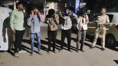 ठाणे में पुलिस का ‘ऑपरेशन दहशत खत्म’! गैंगवार के बाद सड़क पर निकली गुंडों की परेड, कान पकड़कर कराई उठक-बैठक 6 IMG 20260613 WA0010