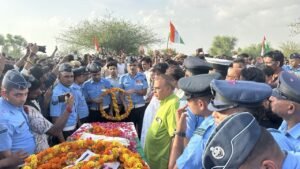 शहीद अग्निवीरवायु श्री खेमाराम कुमावत को राज्यमंत्री ने दी श्रद्धांजलि 2 IMG 20260616 WA0049