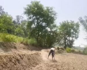 गोरखर में मनरेगा का काला सच: कागजों में 61 मजदूर, धरातल पर सिर्फ 10 का बसेरा! 2 IMG 20260616 WA0181