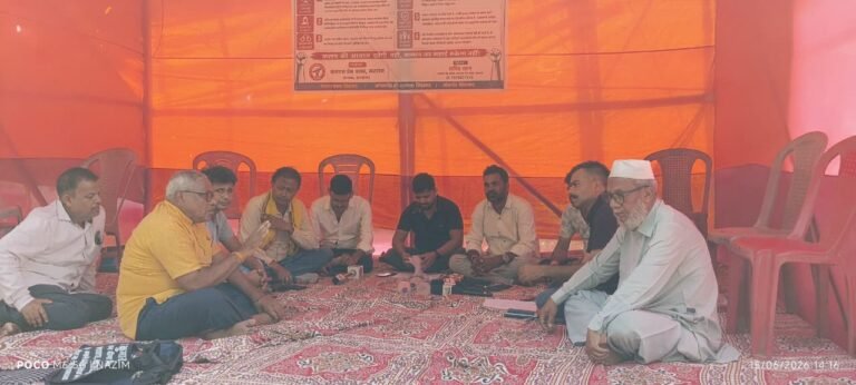 अभद्र व्यवहार मामले में पत्रकारों के विरोध के आगे झुके महुदा कॉलेज के सचिव दीपनारायण शर्मा, मांगी माफी