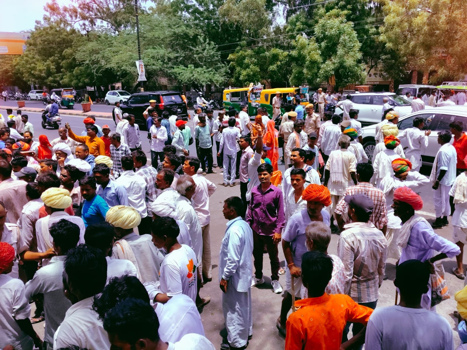 बावरी समाज ने रेली निकालकर आरोपीयो को गिरफ्तार करने को लेकर कलेक्टर को सौंपा ज्ञापन 1 IMG 20260627 WA0094 1