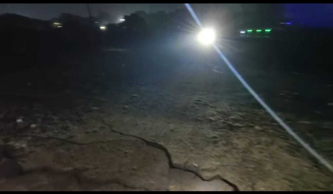 अवैध कोयला उत्खनन के वजह से तेतुलमारी पांडेयडीह टोला स्थित मनसा मंदिर के समीप धंसी जमीन ट्वीट कर कार्रवाई की मांग 11 IMG 20260627 WA0240