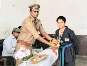 कांठ: समर कैंप के समापन पर बच्चों को वितरित किए मेडल व प्रशस्ति-पत्र 13 IMG 20260629 WA00222
