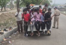 मालवाहक वाहन में बच्चों को ढोना बना खतरा, यातायात पुलिस ने चलाया सघन चेकिंग अभियान 91 IMG 20260629 WA0072