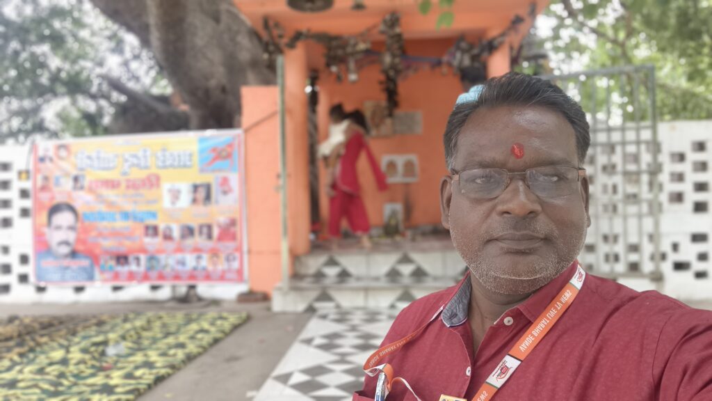 अखंड हिंदू वाहिनी ने सिद्ध बाबा धाम पर कराया विशाल भंडारा, उमड़ी श्रद्धालुओं की भीड़ 21 IMG 20260613 133936