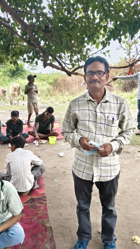 अखंड हिंदू वाहिनी ने सिद्ध बाबा धाम पर कराया विशाल भंडारा, उमड़ी श्रद्धालुओं की भीड़ 15 IMG 20260613 135151
