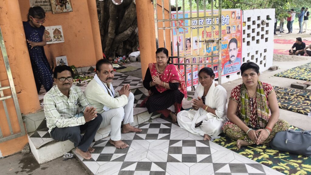 अखंड हिंदू वाहिनी ने सिद्ध बाबा धाम पर कराया विशाल भंडारा, उमड़ी श्रद्धालुओं की भीड़ 18 IMG 20260613 135334