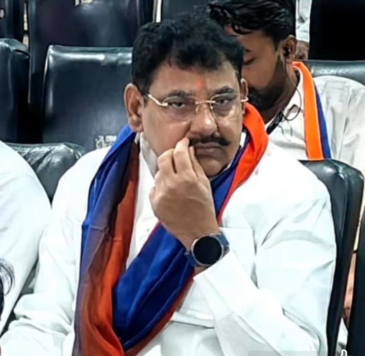 बस्ती PWD का 'भ्रष्टाचार का किला': 27 साल से जमे अधिकारी की पत्नी की फर्म और 65 लाख के लेन-देन पर मचा हड़कंप 2 Screenshot 20260613 181027