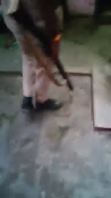 मधुबनी में पुलिस कार्रवाई पर गंभीर आरोप: महिला की आंख फूटने का दावा, उच्चस्तरीय जांच की मांग 2 mQP9JnZwPCt2rnQV