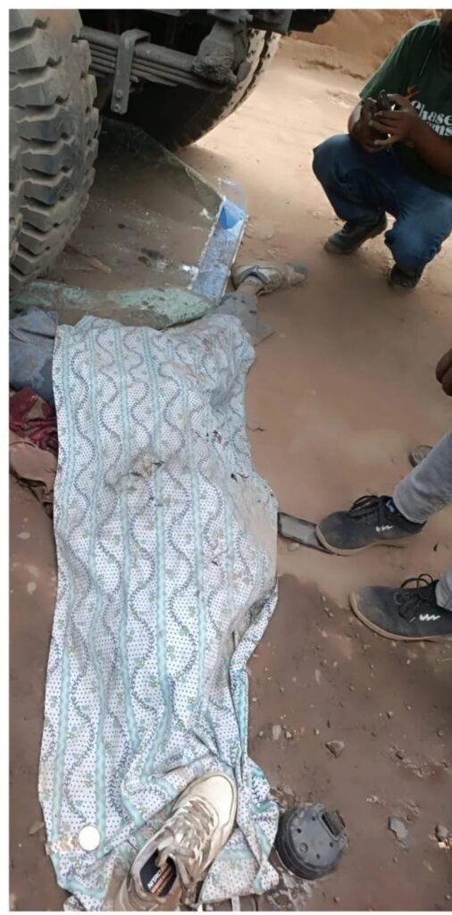 बालको रिंग रोड पर भीषण सड़क हादसा, ट्रेलर की चपेट में आने से दो युवतियों की मौके पर ही दर्दनाक मौत , बाइक चला रहा युवक गंभीर...... 1 00 1