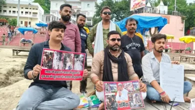 Varanasi News: पेपर लीक को लेकर राजघाट पर भड़की युवा कांग्रेस, केंद्रीय शिक्षा मंत्री धर्मेंद्र प्रधान का किया प्रतीकात्मक 'पिंडदान' 22 1603f01be531ee9cf0f28d40ff8ddc9558a0077ef585b5e27d4e7d4ec3340741.0