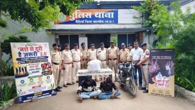 खरगोन पुलिस की बड़ी कार्रवाई: 5.1 किलो गांजा के साथ दो तस्कर गिरफ्तार, स्पोर्ट्स बाइक जब्त 7 20260720 071140