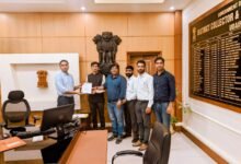 “बच्चों के कंधों पर भारी बस्तों का बोझ: निजी स्कूलों की जांच की मांग, कलेक्टर को सौंपा ज्ञापन” 30 24 7.26