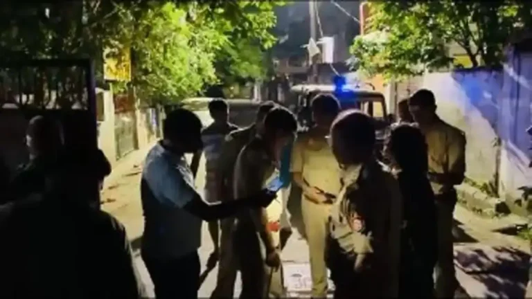 वाराणसी : बजरडीहा में युवक की चाकू से गोदकर हत्या, कमरे में मिला खून से लथपथ शव; साथी हिरासत में