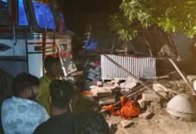 मिर्जापुर के अहरौरा थाना क्षेत्र के कुदारन क्षेत्र में हुए दर्दनाक हादसे के बाद हालात अब सामान्य हो गए हैं. 3 लोगों दर्दनाक मौके जबकि दो अन्य लोग गंभीर रूप से घायल ! 38 FB IMG 1784193527223