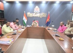 वरिष्ठ पुलिस अधीक्षक सिद्धार्थनगर की अध्यक्षता में पुलिस लाइन सभागार कक्ष में पुलिस पेंशनर्स के साथ गोष्ठी की गयी। 3 FB IMG 1784310584916