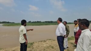 राप्ती कटान पर प्रशासन अलर्ट, 3 FB IMG 1784917124593