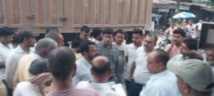 भवानीगंज कस्बे में चलाया गया अतिक्रमण हटाओ 3 FB IMG 1785350178140