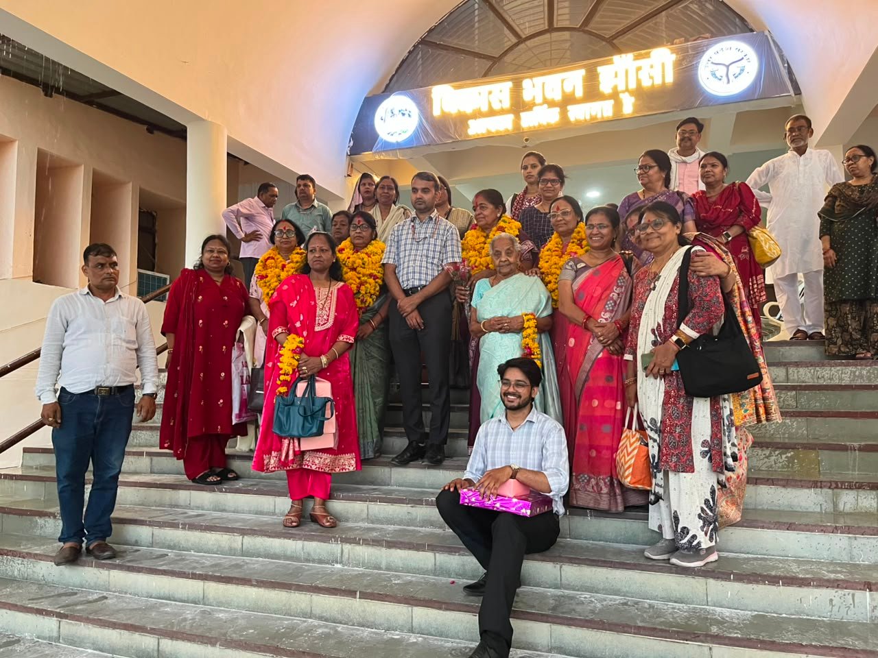 विकास भवन स्थित जिला कार्यक्रम अधिकारी कार्यालय में बाल विकास सेवा एवं पुष्टाहार विभाग की चार महिला कर्मियों की सेवा समाप्ति (सेवानिवृत्ति) पर एक गरिमय व भावपूर्ण विदाई समारोह का आयोजन किया गया। 3 IMG 20260701 WA0065