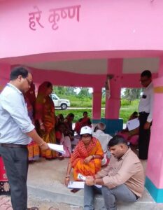 जिला निर्वाचन पदाधिकारी के निर्देश के बाद एन्यूमरेशन फॉर्म वितरण में आई तेजी 12 IMG 20260703 WA0273