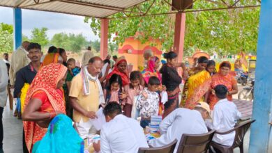 धूमा में स्वास्थ्य सेवा का महाकुंभ, लखनऊ के वरिष्ठ चिकित्सकों ने किया निःशुल्क उपचार 17 IMG 20260706 WA0030