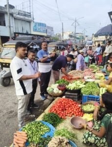 सब्जी मंडी में चलाया गया सफाई अभियान 12 IMG 20260712 WA01832