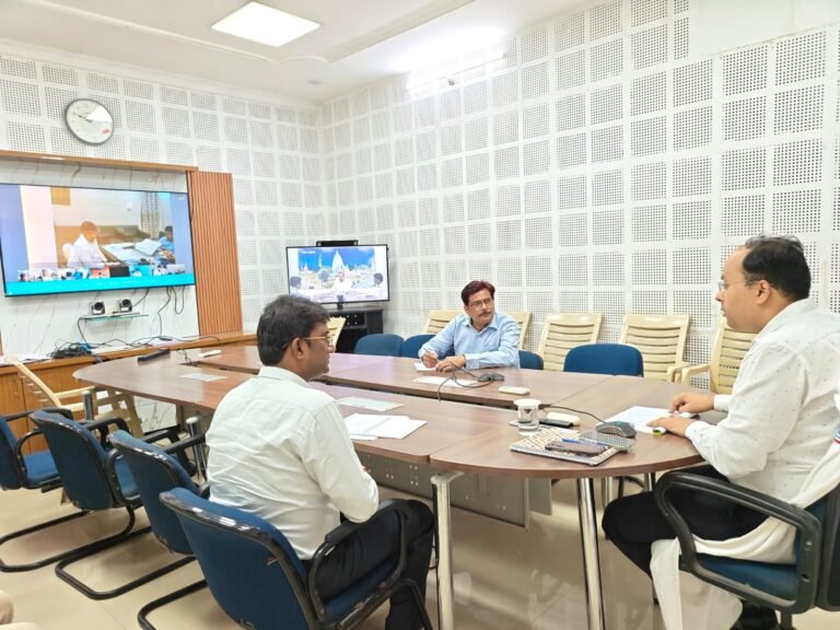 नया राशन कार्ड निर्गत करने के संबंध में मा. मुख्यमंत्री बिहार सरकार के घोषणा के आलोक में आज जिलाधिकारी गया ने वीडियो कॉन्फ्रेसिंग के माध्यम से सभी अनुमंडल पदाधिकारी, सभी एमओ, एवं जिला आपूर्ति पदाधिकारी के साथ बैठक किया l
