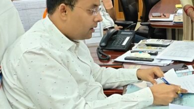 जिला पदाधिकारी ने दैनिक जनता दरबार में सुनी आमजनों की समस्याएं, समस्याओं का हुआ ऑन द स्पॉट निवारण l 18 IMG 20260714 WA0403