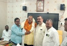 सम्मान और संवेदनाओं के बीच विदा हुए खण्ड शिक्षा अधिकारी दुर्गा प्रसाद सिंह, शिक्षकों ने कहा— "ऐसे अधिकारी विरले होते हैं" 39 IMG 20260715 WA0093