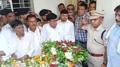 उपायुक्त व एसएसपी ने झारखंड सरकार के पूर्व मंत्री मन्नान मल्लिक को दी भावभीनी श्रद्धांजलि राजकीय सम्मान के साथ हुए सुपुर्द-ए-खाक 19 IMG 20260715 WA0252