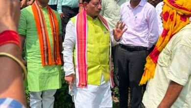 कृषि मंत्री विजय कुमार सिन्हा ने खिजरसराय के बाना गांव में धान की रोपाई का किया निरीक्षण l 20 IMG 20260715 WA0571