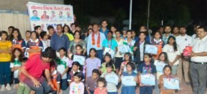 मेडल, सम्मान और उत्साह के साथ राज्य चैंपियनशिप के लिए रवाना हुए तैराक* *-जिला तैराकी संघ ने चयनित खिलाड़ियों का किया सम्मानित, 16 से 18 जुलाई तक इंदौर में 54वीं स्टेट चैंपियनशिप में दिखाएंगे दम 12 IMG 20260716 WA0018 1