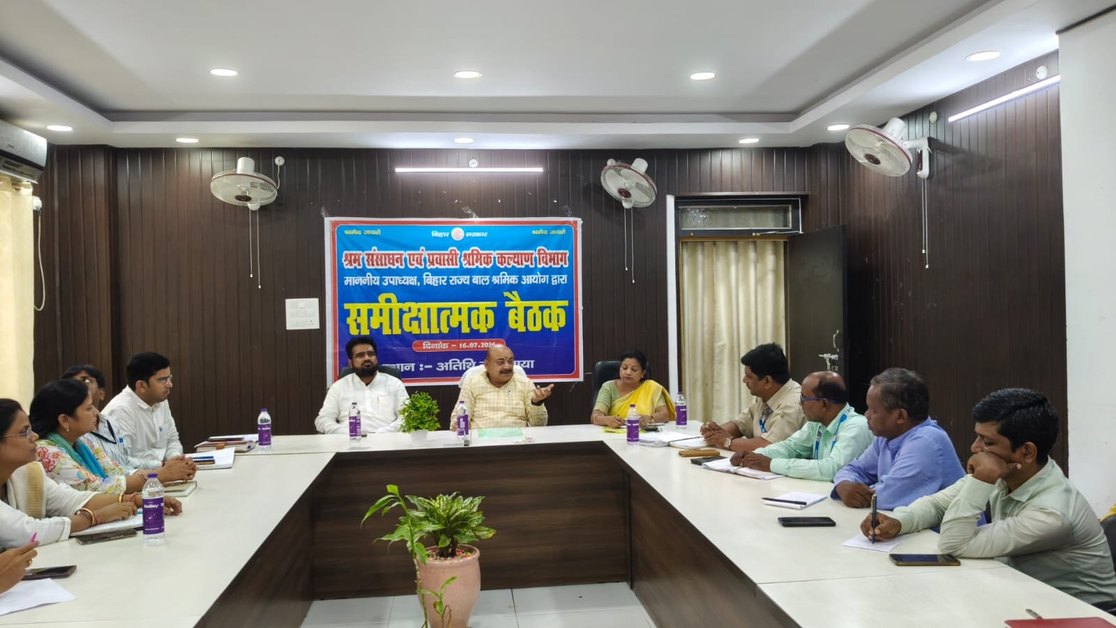 आज अरविंद कुमार सिंह मा. उपाध्यक्ष बिहार राज्य बाल श्रमिक आयोग बिहार का आगमन जिला अतिथि गृह शाला गया में हुआ l 11 IMG 20260716 WA0518