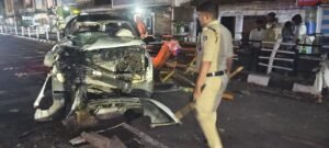 मल्हारगढ़ में फिर बड़ा हादसा.... ट्राले में घुसी XUV500, तीन गंभीर घायल... ओवरब्रिज बना हादसों की वजह? 4 IMG 20260717 WA0015 1