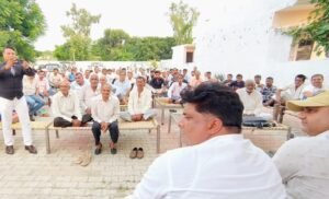 कांठ: चौपाल में बोले अभिनय चौधरी, किसान-मजदूर के बेटों को सदन तक पहुंचाने का लें संकल्प 2 IMG 20260717 WA00252