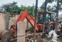 स्टील गेट से एसएनएमएमसीएच तक सड़क हुआ अतिक्रमण मुक्त हॉस्पिटल जाने वाले मरीजों, एम्बुलेंस, आम राहगीरों के लिए राह हुई आसान 18 IMG 20260717 WA0207